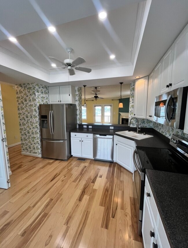 Building Photo - 367 Mainsail Dr