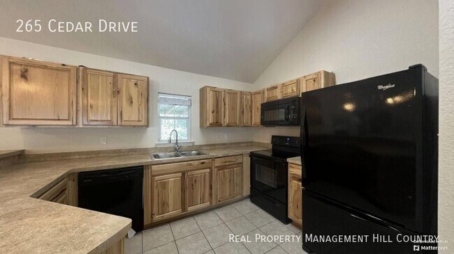 Building Photo - 265 Cedar Dr