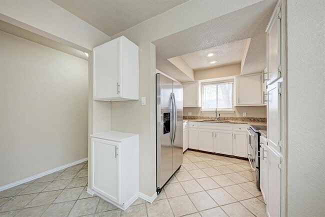 Building Photo - 1502 Sagebrush Dr