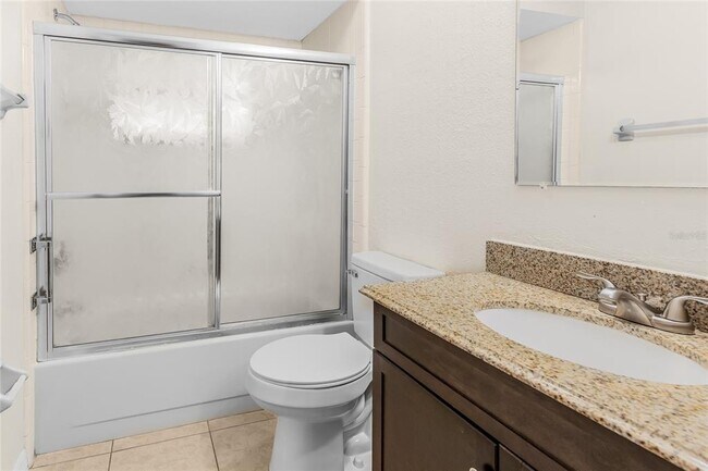 Building Photo - 2707 Lakewood Ln