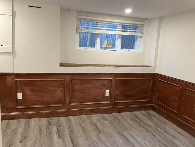 Building Photo - Spacious 1 Bedroom in quiet Milton area cl...
