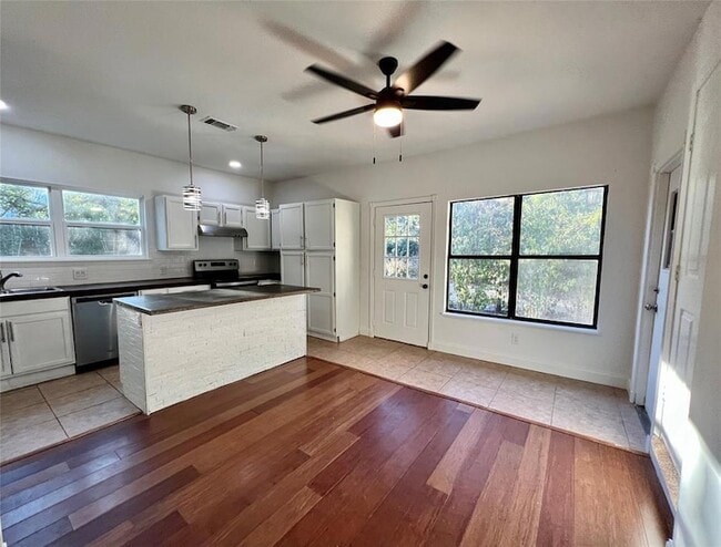 Building Photo - 15106 Mettle Dr