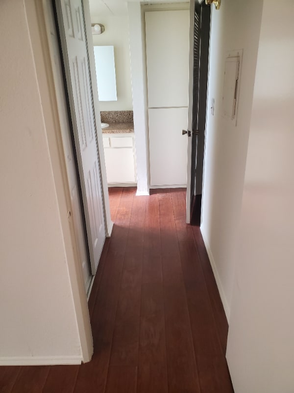 Building Photo - 5227 Hermitage Ave