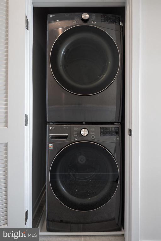 Building Photo - 1920 Four Roses St