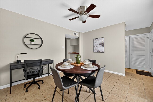 Building Photo - 4064 Belle Park Dr