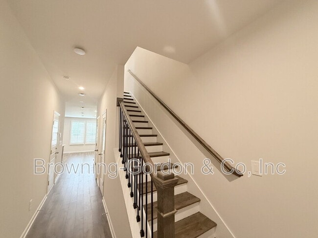 Building Photo - 5088 Dayflower Dr