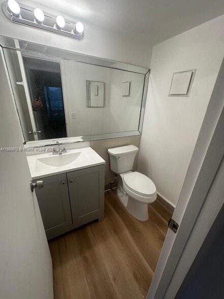 Building Photo - 182 Dorset E