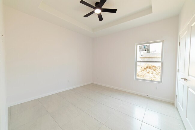 Building Photo - 154 Lagos Ave