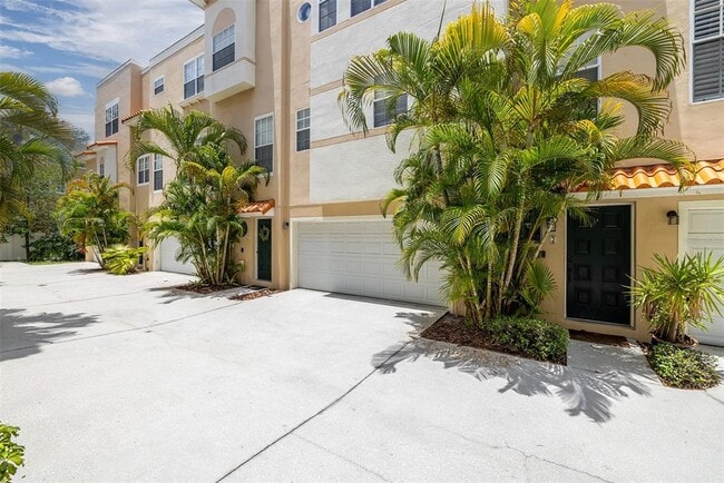 Building Photo - 509 S Matanzas Ave