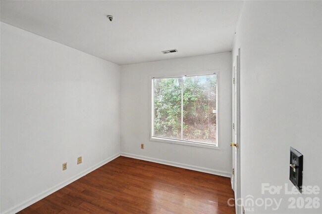 Building Photo - 9535 University Terrace Dr