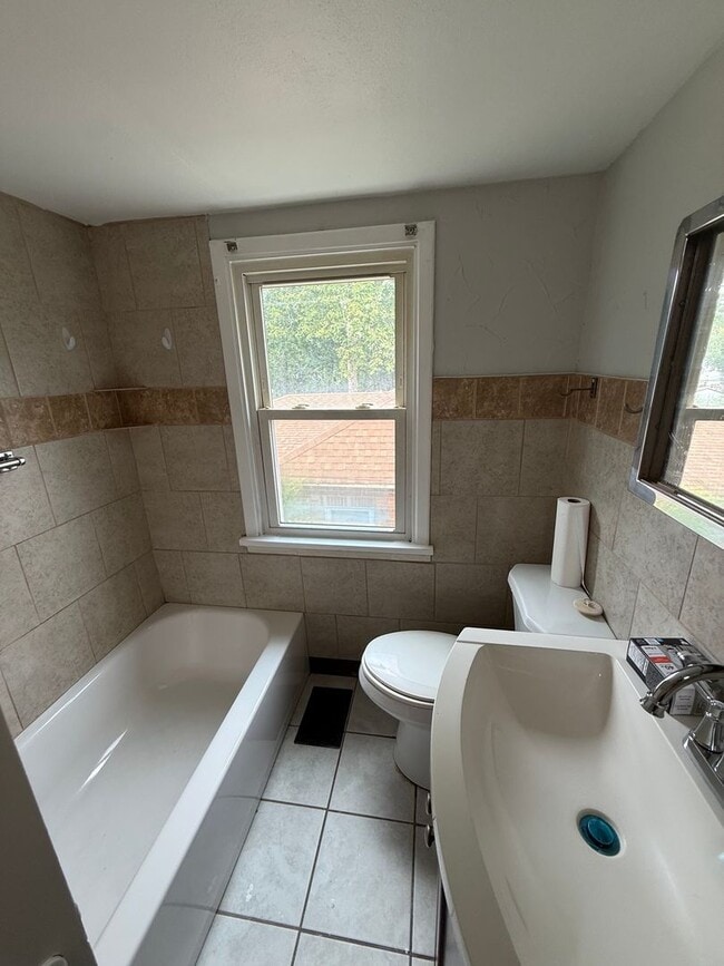 Building Photo - 9066 Pallardy Ln