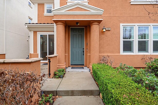 Building Photo - 568 Selby Lane