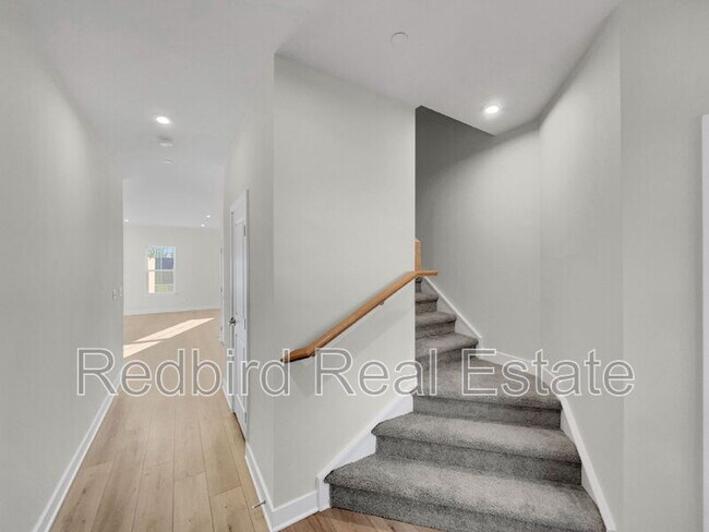 Building Photo - 1089 Mountain Vw Dr