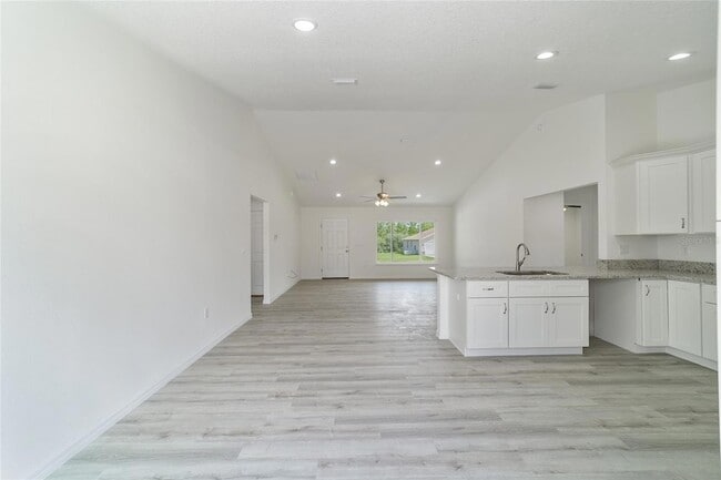 Building Photo - 5058 SW 154 Loop