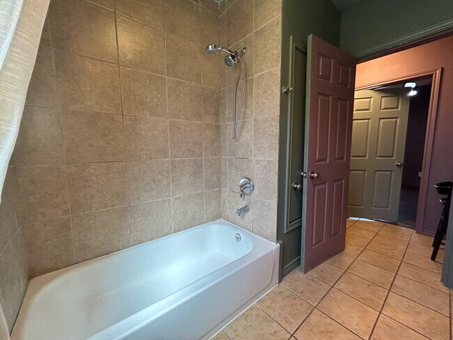 Building Photo - 3118 37th St