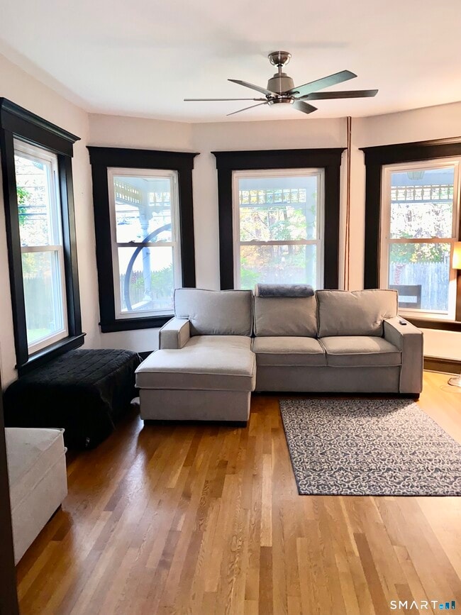 Building Photo - 1908 Stratfield Rd