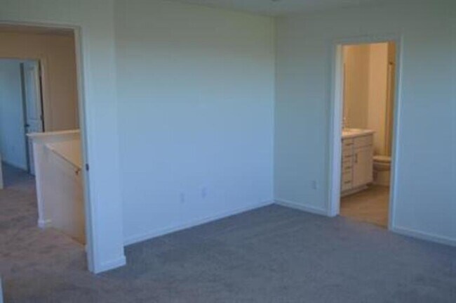 Building Photo - 389 Shafer Ave