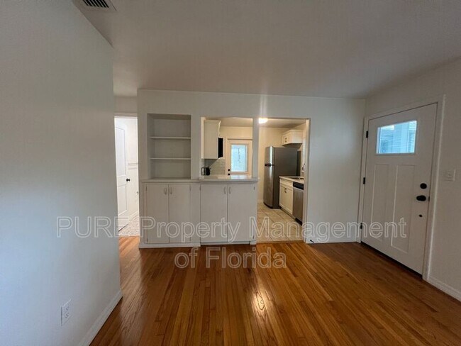 Building Photo - 1222 SE 3rd St