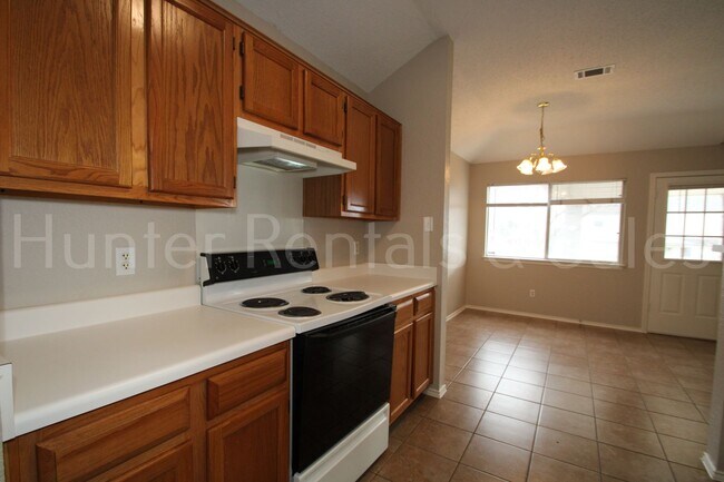 Building Photo - Close to Schools off of Chantz Drive!