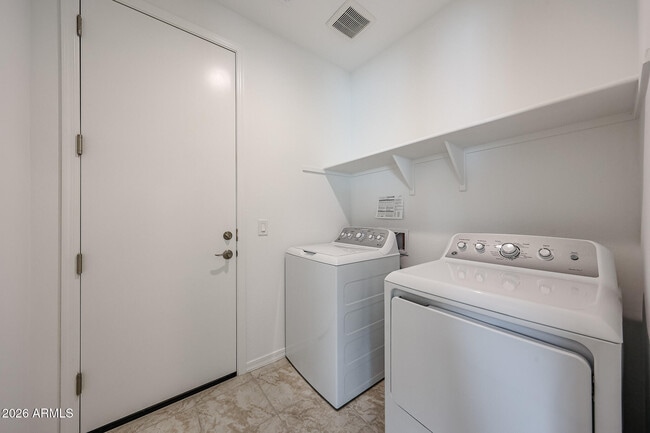 Building Photo - 14752 W Smoketree Dr