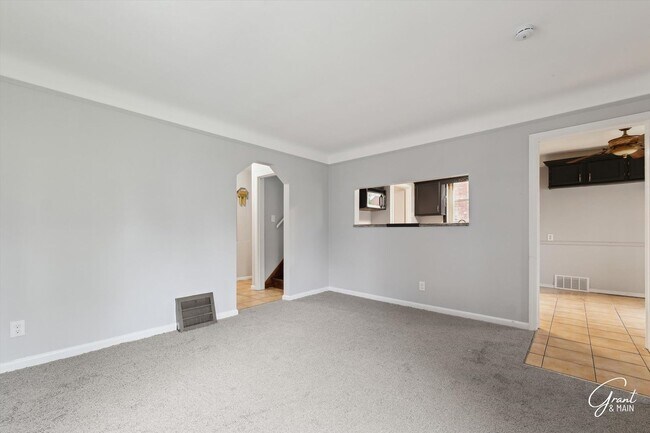 Building Photo - $1300 3 bedroom bungalow