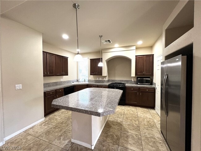 Building Photo - 6789 Flamenco Ct