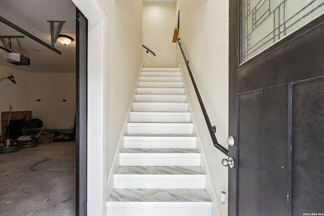 Building Photo - 303 Pendleton Ave