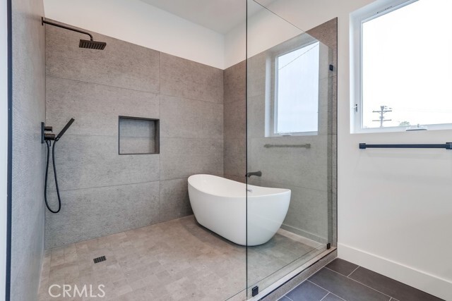 Building Photo - 128 Avenida Sierra