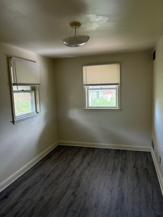 Building Photo - 549 Lucia Ave