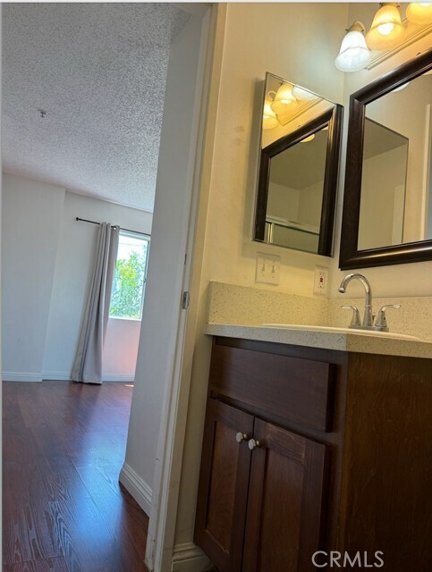 Building Photo - 9014 Burnet Ave