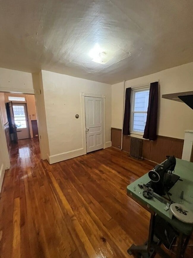 Building Photo - 124 E Fell St