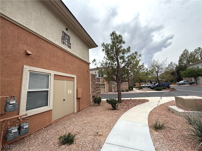 Building Photo - 813 Peachy Canyon Cir