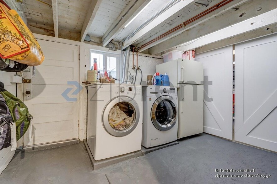 Building Photo - 1081 De Haro St