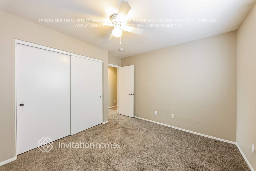Building Photo - 2122 S 114th Ave