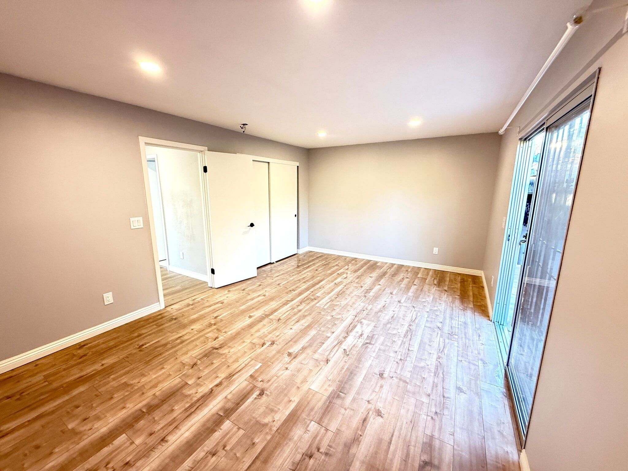 Large Bedroom - 6186 Daisy Pl