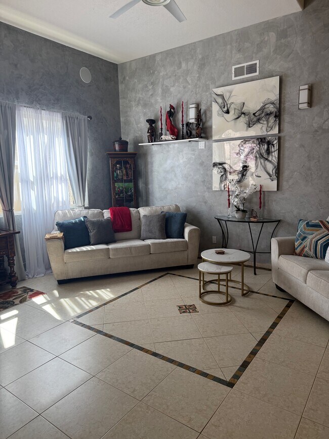 Building Photo - 6552 Cll Verde