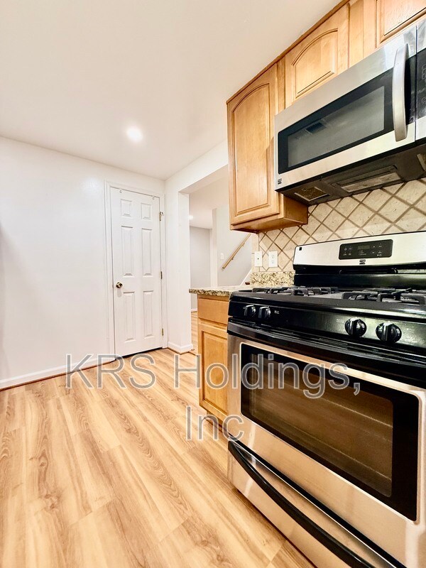 Building Photo - 3931 Forestdale Ave