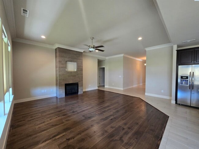 Building Photo - Spacious Rambler in South Richland with La...