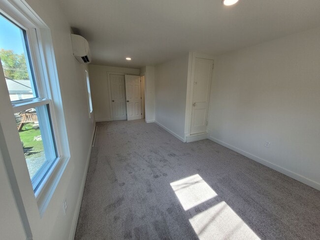 Building Photo - 55 N Church St