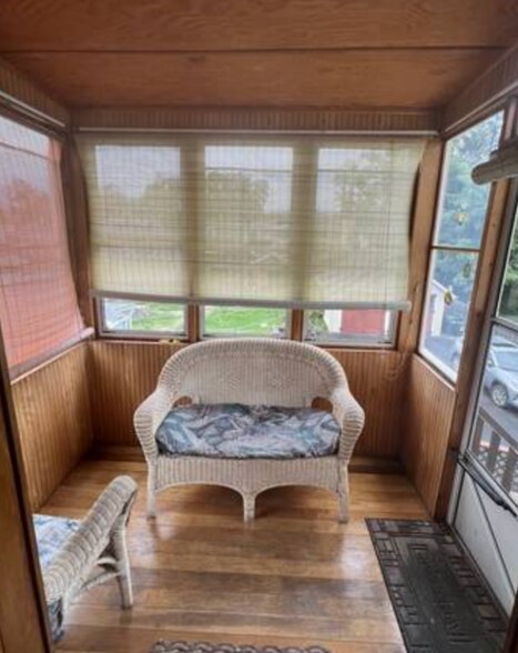 Building Photo - 416 Front St