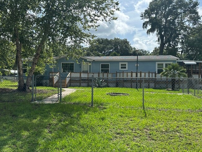 Primary Photo - 5 Grays Hill Acres