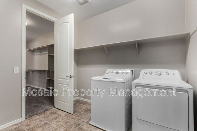 Building Photo - 3796 E Rakestraw Ln