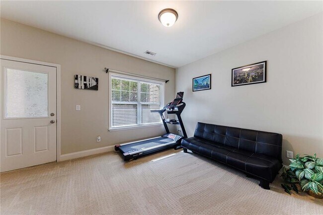 Building Photo - 2022 Cobblestone Cir NE