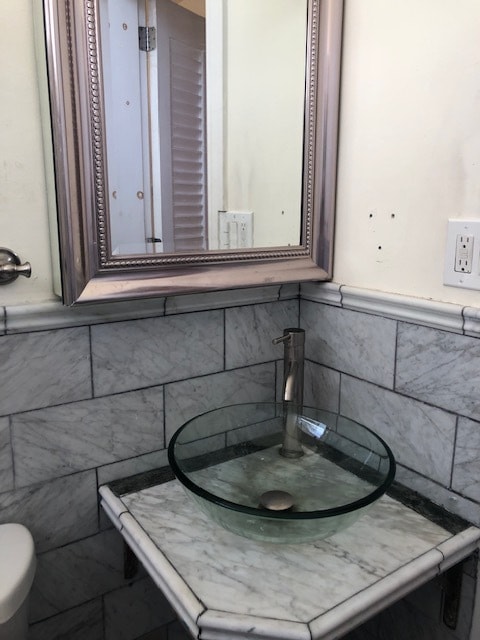 Master Bth - 1112 Peralta St