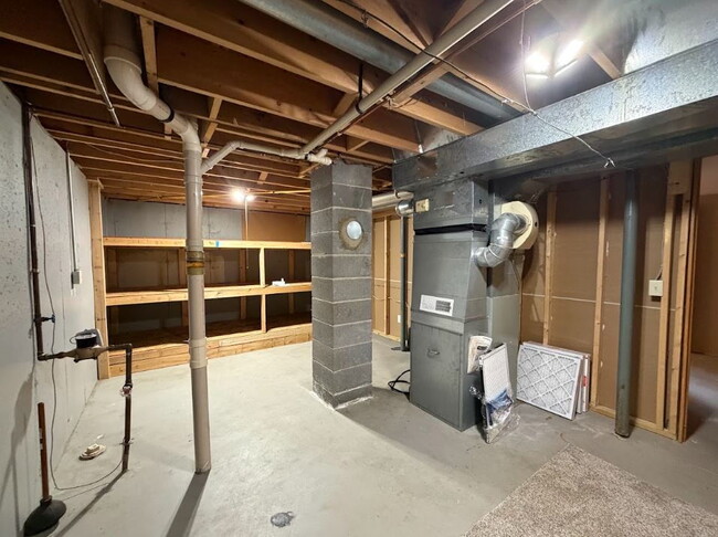 Building Photo - 3 Bedroom, 2.5 Bathroom Home with Fenced Yard & 2 Car Garage