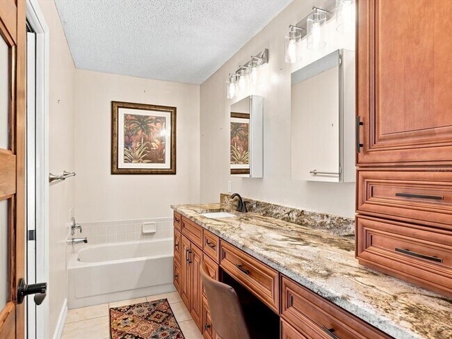 Building Photo - 5381 Kelly Dr