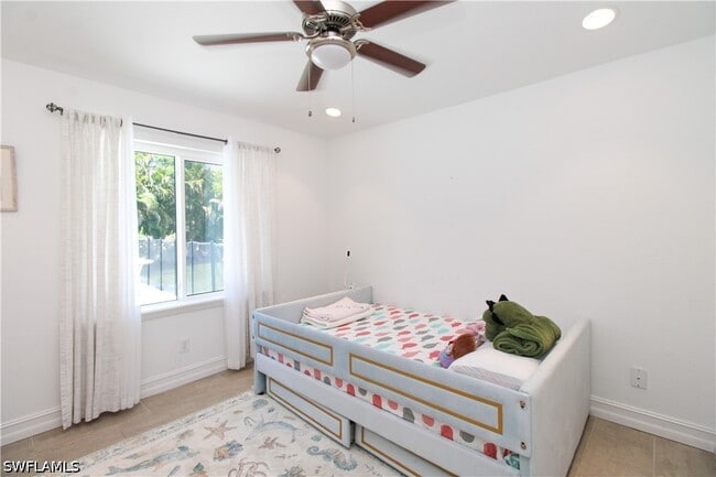 Building Photo - 721 Logan Blvd S