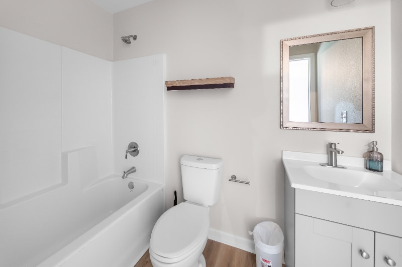 Building Photo - 1528 E Devine St