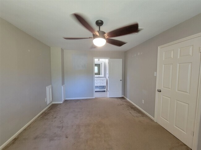 Building Photo - 20918 Park Pine Ln