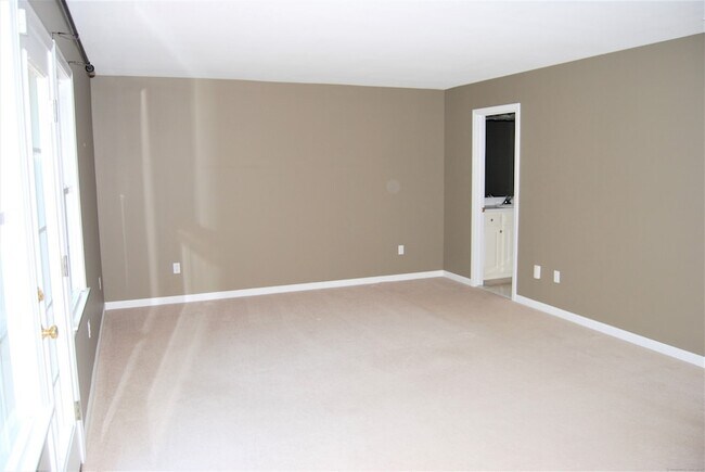 Building Photo - 109 Overshot Dr